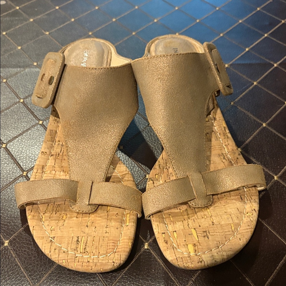 Donald J. Pliner Brown Cork Sandals Never Worn Size 11
